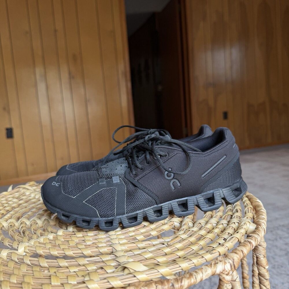 ON Cloud Swiss Engineering Women Walking Running Sneaker Black Size US 9.5 Shoes